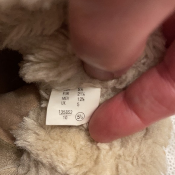 Girls Dora the Explorer toddler boots. Size 5 1/2 - Picture 5 of 11